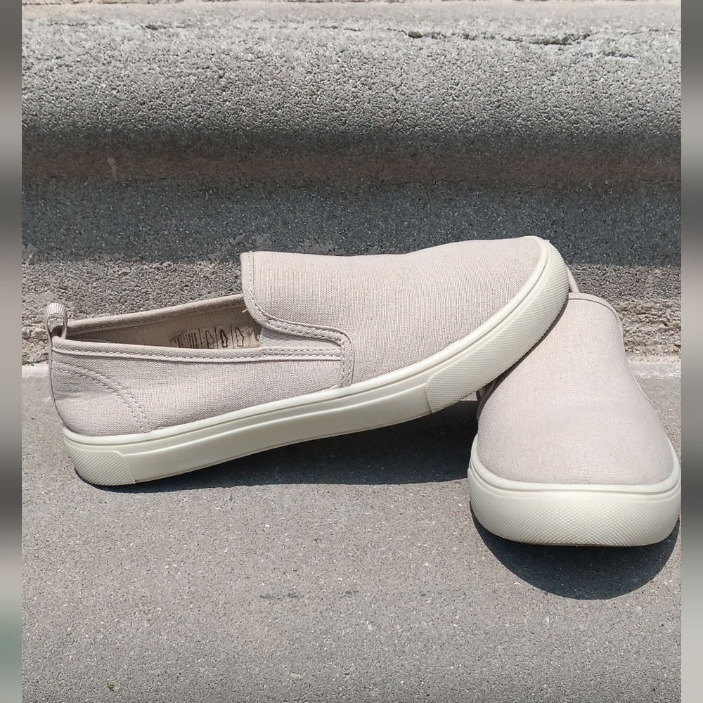 H & M Pull-On Canvas Sneakers~Women's Size 8